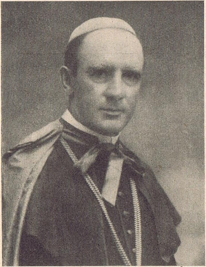 1904-ben pápai kam a rás, 1908-ban esztergomi prelátus-kanonok,1911-ben a központi papnevelő korm ányzója lett.