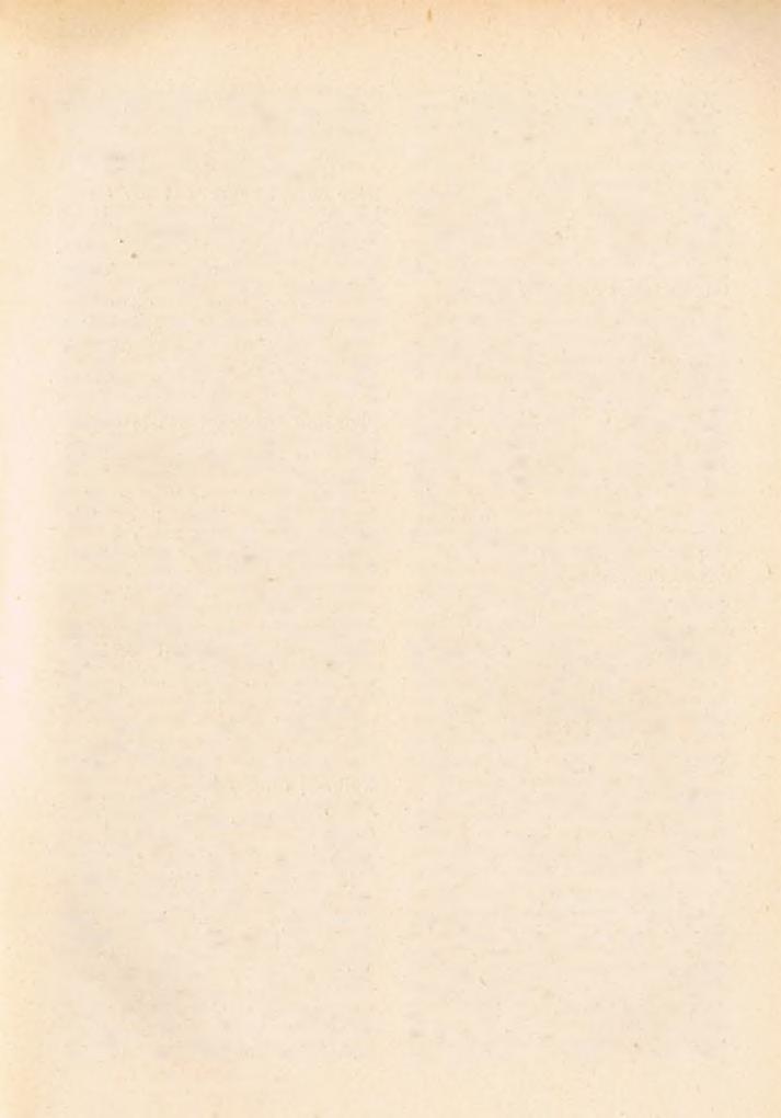 145 Az apátságok, prépostságok s egyéb szerzetes kolostorok száma a középkorban a százat m eghaladta, am it az ország többi egyházm egyéi közül egyik sem ért el.