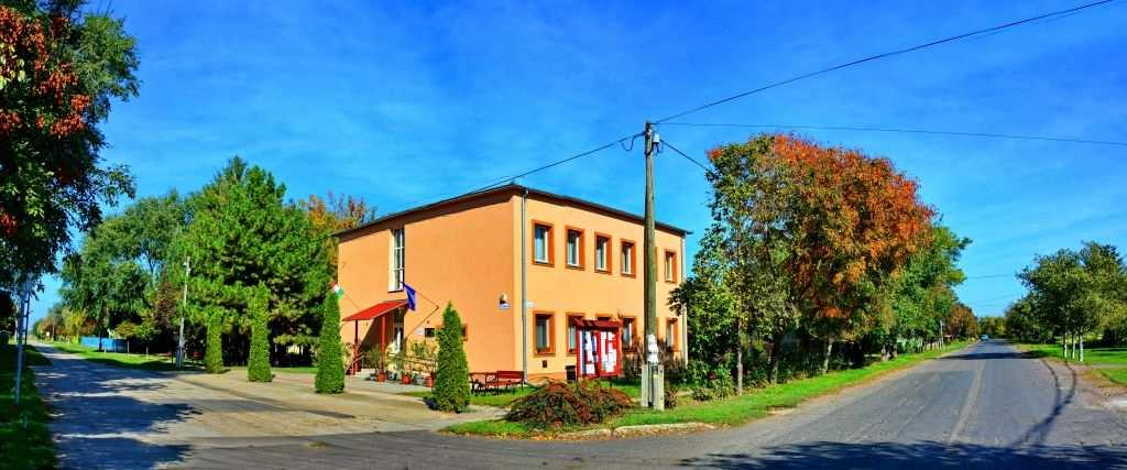 Utcák, terek 32 UTCÁK, TEREK 7
