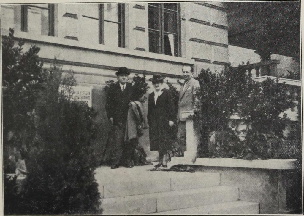 lépcsőfeljáraton 1942
