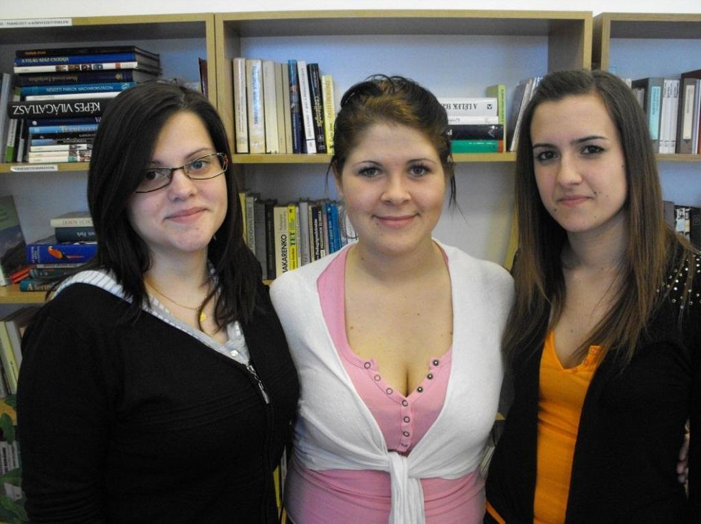 Sinka Eszter, Tóth Evelin 311.