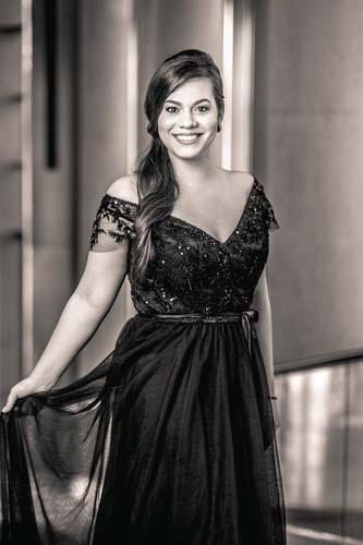 koncert, Magyar Állami Operaház: Bohémélet (főszerepben, Mimiként), Pécs: Strauss Denevér (főszerepben, Rosalindaként).