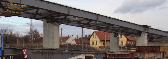 11S Pál Gábor beton pilonok a támaszvonalak ferdeségét követik.