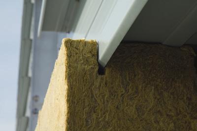 PROSYSTHERM a rendszer elemei A PROSYSTHERM függönyfal az épület tartóoszlopaihoz közvetlenül felerősített acélkazettákra épülő komplex megoldás.