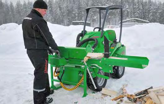A rönkhasító munkahenger visszatérítése automatikus, a lökethossz végálláskapcsolóval állítható.