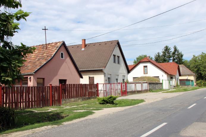 G) MAGYARALMÁS ÓFALU, TELEPÜLÉSKÖZPONT Ez a karaktertípus a lakóépületek stílusában kevésbé tér el a többi falusias lakóterülettől, történelmi múltja viszont megkülönböztetésre érdemessé teszi.