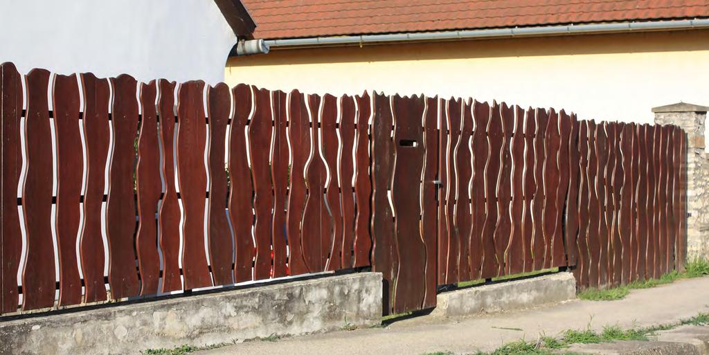 25 Ajánlások KERÍTÉSEK Bakonyoszlop utcáin az áttört kerítések kívánatosak, tömör és nem átlátható megoldások nem elfogadhatóak.