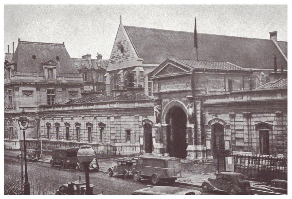 Várhelyi, 1961). Ha Olaszországban keresünk műszaki jellegű gyűjteményeket, szinte kizárt, hogy da Vinci és Galilei életművei és tárgyai ne jelenjenek meg ezekben.