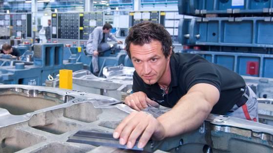 2005 Audi Tooling Barcelona megalapítása 2003 Új szerszámgyári épület avatása