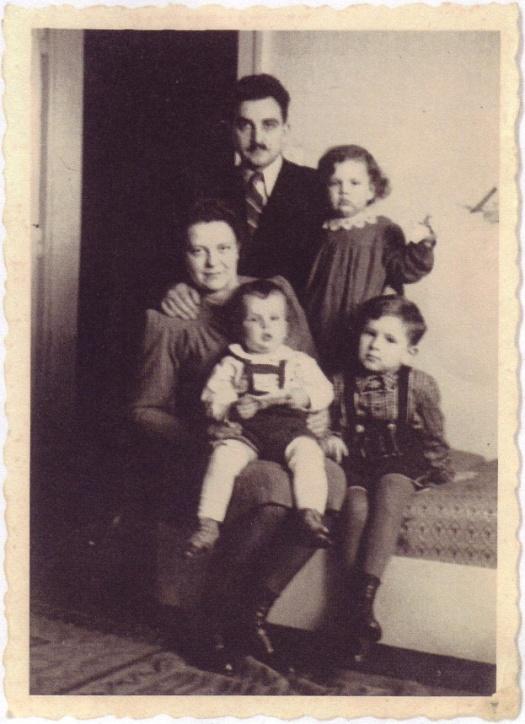 Horváth Benedek: Egy felmenőm, akire büszke vagyok Komoróczy György születésének pontos dátuma tisztázatlan.
