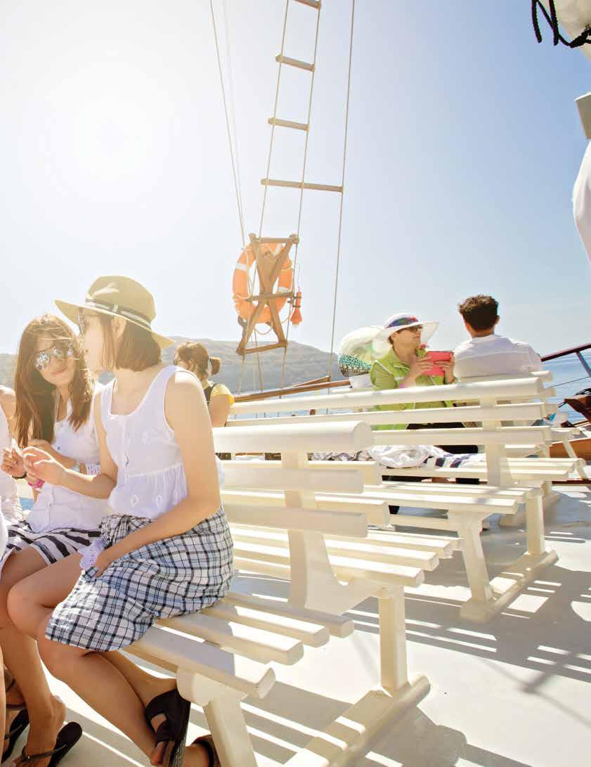 DREAMTRIPS GOLD Vigye magával haza a DreamTrip utazásokat! Új szolgáltatásokat és megtakarításokat vehet igénybe, akár DreamTrips-élményei között is.