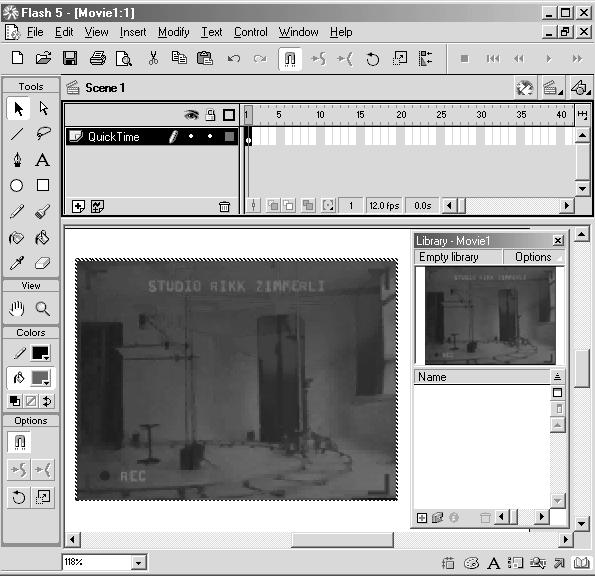 Így a QuickTime-film nem pereg le. Lépegessünk jobbra az idõvonalon.