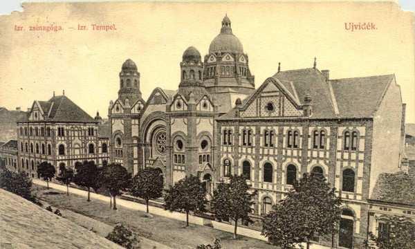 101 Zsinagóga Ulica Jevrejska 9. Baumhorn Lipót tervezte 1905-1909. között. A telek ekkor már évszázadok óta volt zsidó kézben, hiszen a 18. század óta ez az ötödik zsinagóga e helyen.