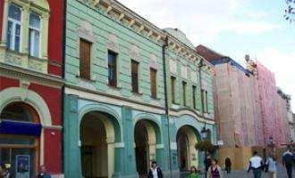 85 Arany Bárány szálló Korzó 3. A müncheni szecesszió (Jugendstil) jegyeit magán viselő épület a Korzó elején található. A 19.