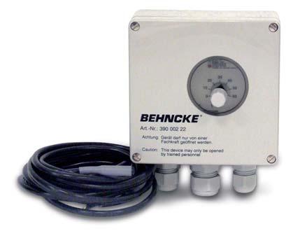 iaqualink MEDENCE AUTOMATIZÁCIÓ, FÛTÉS ÉS SZÛRÉS VEZÉRLÔK iaqualink SMART POOL, HEATING AND FILTER CONTROLLERS A medence egy bonyolult rendszer, melynek gépészetét számos berendezés alkothatja,