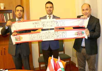 Köprü-Híd 7 MACAR LİDER GABOR VONA TERÖRÜ LANETLEDİ Macaristan ana muhalefet partisi konumundaki Jobbik Partisi lideri, öte yandan Macar-Türk Parlamentolar Arası Dostluk Grubu Eş Başkanı olan Gabor-
