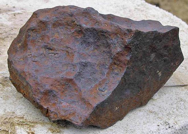 A Kaposfüred és Nagy-Vázsony vasmeteoritok története Jelenleg 8 db magyarországi meteoritot tartunk nyílván, kezdve az 1857-es híres Kaba CV3 szenes kondrittól a 2012-ben talált Csátalja H4 kondritig