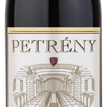 Slightly sour fruits open the succession of flavours, made complete by red berries. The tannins and the alcohol level provide a nice balance.