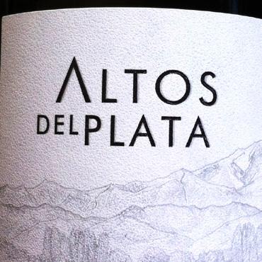 Sima tannin, ideális egyensúly. L Ft/ REGNUM 0,- TAKLER 11 40 A ripe and aromatic Malbec from an elevation of 3.5 feet (1067 m) in Vistalba, Mendoza Province in Argentina.