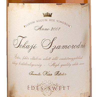 édes TOKAJ If the dried berries are not picked from the clusters, the harvested grapes are made into dry or sweet Szamorodni wine, depending on the quantity of dried berries.