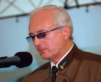 ban is védik a kiharcolt pozíciójukat, és abban bíznak, hogy nemcsak a társadalom széles körei, hanem a politikusok is megismerik az erdészet jelentõségét, és ezzel tekintélyt vívhatnak ki.