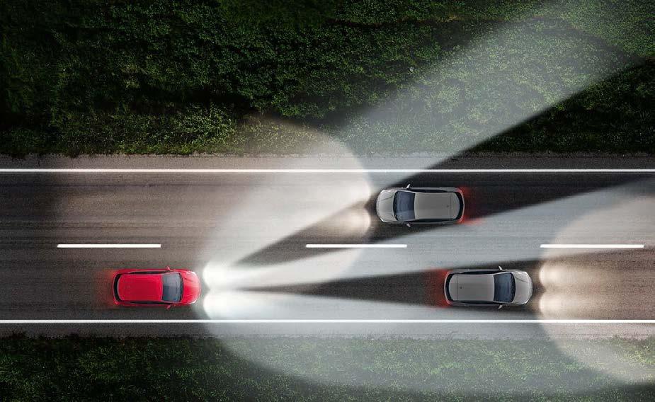 2. Az Opel intelligens technikát fog munkára mindenütt, ahol számít: Az IntelliLux LED Matrix fényszóró 1 16 különálló LED elemből áll Más járművek közelében lekapcsol egyes ledeket A távolsági fény