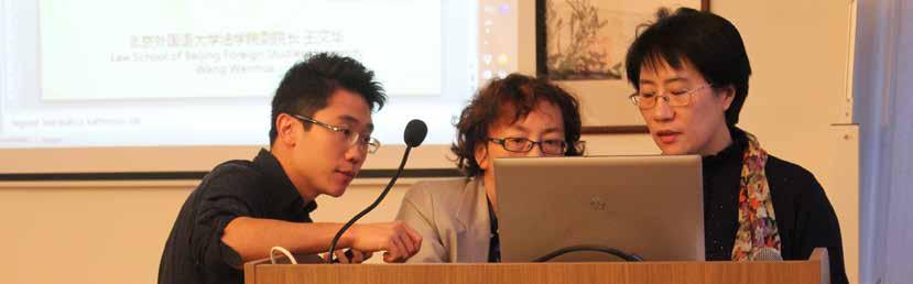 Előadást tartott a Pekingi Idegen nyelvi Egyetem Jogi karának dékán-helyettese Wangxin Jun professzor előadás a hagyományos kínai orvoslásról 罗兰大学孔子学院庆祝 匈牙利中医立法细则 颁布 Wang Wenhua, Bachelor fokozaton