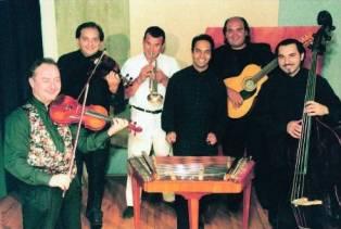 BALOGH KÁLMÁN ÉS A GYPSY CIMBALOM BAND Az 1995-ben alakult Balogh Kálmán és a Gipsy Cimbalom Band a "cigányzene" különböző műfajait játssza.