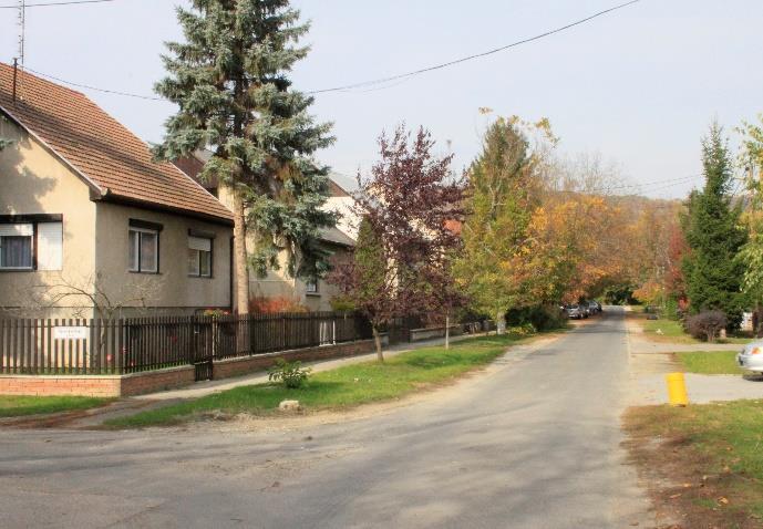 álló családiházas területek.