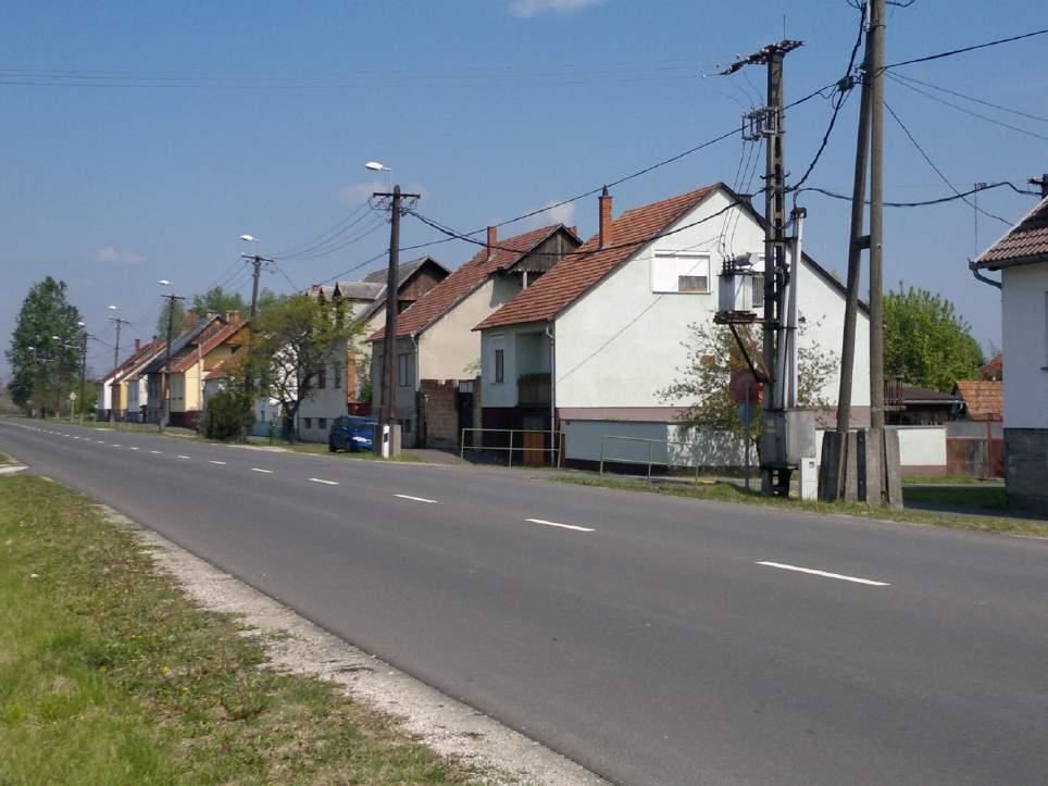 5.3. KERTVÁROSIAS JELLEGŰ TELEPÜLÉSRÉSZ A bajai út legészakibb szakasza, valamint a Hársfa utca két oldala képezi ezt a településrészt.