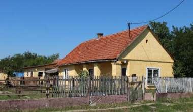 útalappal ellátottak, víz, villany, sazennyvízhálózat,
