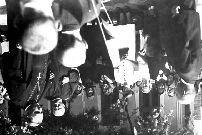 Glattfelder Gyula csanádi püspök (mellette Tóth Péter plébános) fogadása az ószentiváni községháza elõtt. 1940. A hadigazdaságnak szüksége volt az érc alapanyagra. 1944.