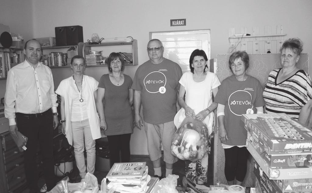 8 APÁTFALVI HÍRMONDÓ GYERMEKNAPI ADOMÁNY AZ ÓVODÁBAN Géczi Ottó a Hit Gyülekezete Szeretetszolgálat szegedi régiós szervezetének képviselője kereste meg óvodánkat gyermeknapi ajándékozás