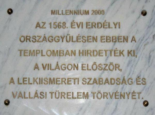Isten egységéről vallott felfogása került. Ezzel a megállapítással az erdélyi reformáció elérkezett az unitárius valláshoz. 1566.