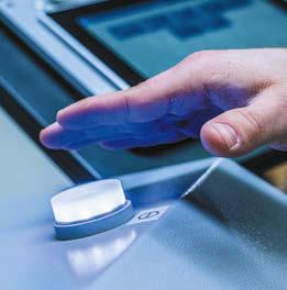 jelentősen lecsökkenti a hibaszázalékot az ergonomikus rendszernek