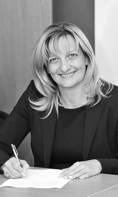MÁV KSz 37. 2. pontja: A készenlétet a munkáltatói jogkörgyakorló köteles, annak megkezdése előtt legalább 1 héttel korábban és legalább 1 hónapra előre írásban az 1.