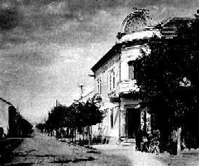 Obrázok 17 Železničná ulica geto, foto arch. 1944 4. júna 1944 obyvateľov geta presťahovali do tabakovej sušiarne. 6.