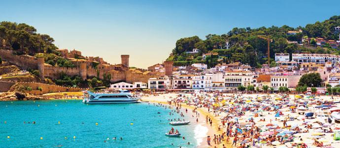 Katalóniában a Costa Brava (Vad-part) és Costa del Maresme legkedveltebb üdülőhelyeire, Tossa de Mar-ba, Lloret de Mar-ba, Malgrat de Mar-ba és Santa Susanná-ba, a legnépszerűbb nyaralóparadicsomokba