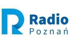 Poznańba, hogy lengyelországi irodalmi turnéjuk utolsó állomásaként, Krakkó és Varsó bevétele után itt is bemutatkozzanak a magyar irodalom iránt érdeklő közönségnek.