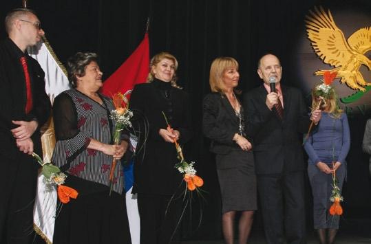 Në momentin kur vendosim të marrim në dorë drejtimin e energjive tona krijuese arrijmë suksese të cilat sistemi Forever i shpërblen mirë.