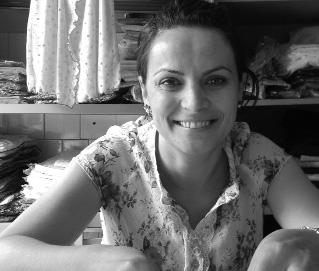 Interviu cu Ionela Nedelea, şefa de promoţie a Grupului Şcolar Chişineu-Criş VOCEA STRĂZII Z.C.: Cum te simţi ca şefă de promoţie şi ce satisfacţii ai?