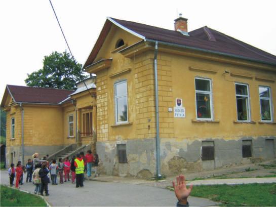 Predstupujeme preto pred Vás síce trochu nesmelo milí žiaci, učitelia i ďalší naši čitatelia ale s nádejou, že budeme prijatí a nižšie uvedená argumentácia a dôvody na otázku z nadpisu: Prečo