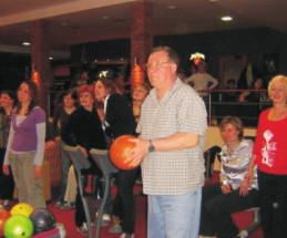SRDEČNE BLAHOŽELÁME! Dňa 16. júna 2008 sa dožil významného životného jubilea, 60.- tich rokov, náš dlhoročný pedagóg a učiteľ telesnej výchovy, Mgr. Ľudovít Zošák.