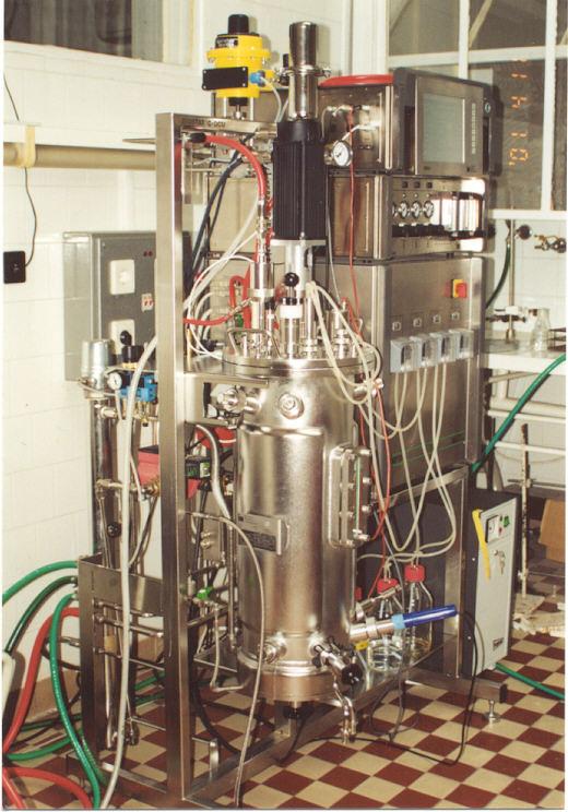 B.Braun BIOSTAT DCU Bioreaktorokkal szemben támasztható speciális igények: 1.Finom diszperzió mind a gáz- és folyadékfázis, mind a szubsztrátok vonatkozásában (jó keveredési viszonyok). 2.