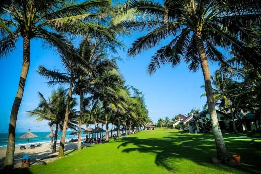 PALM GARDEN RESORT 5* Az 5 hektáron elterülő, trópusi kerttel rendelkező Palm Garden Beasch Resort & Spa az egyik leghívogatóbb tengerparti szálloda Hoi An-ban.