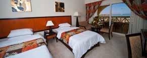 EGYIPTOM / HURGHADA www.caesarpalace-hotel.com (00 20) 65 35 02 290 CAESAR PALACE HOTEL & AQUA PARK Fekvése: A szálloda közvetlenül a homokos-aprókavicsos tengerparton fekszik 75.000 m2-en, kb.