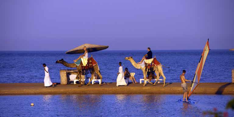 EGYIPTOM / EL GOUNA EL GOUNA El Gouna városa kb. 35 km-re északra fekszik Hurghadától a Vörös-tenger partján.