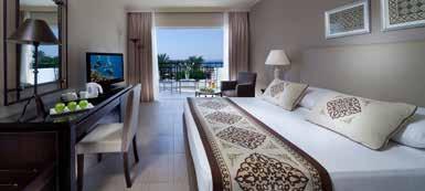 Szobák: A szállodában összesen 378 szoba található, melyek mindegyike légkondicionált, televízióval, telefonnal, mini bárral