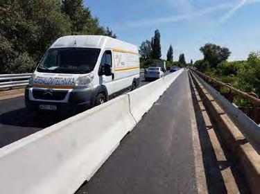 A fal a végleges állapotában még egy 50 cm magas acél korláttal is kiegészül. KIVITELEZÉS 2017.