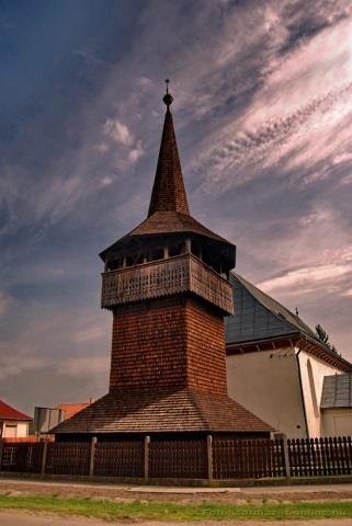 A fatorony ácstechnikával készített, gerendavázas építmény,